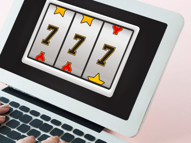 Ile i jak kasyna online płacą deweloperom gier?